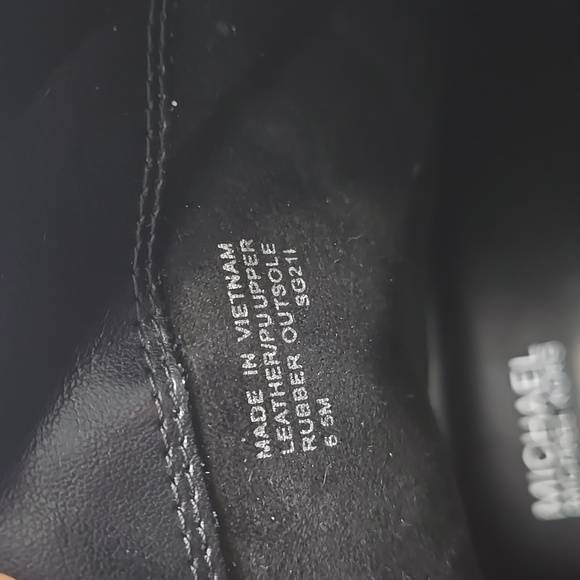 Michael Kors Black Leather Booties With Silver Hardware. Size 6.5 NWOT - Picture 7 of 7